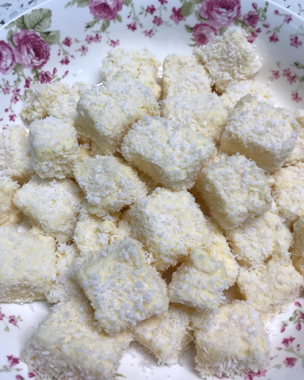 完胜85度C牛奶椰丝小方