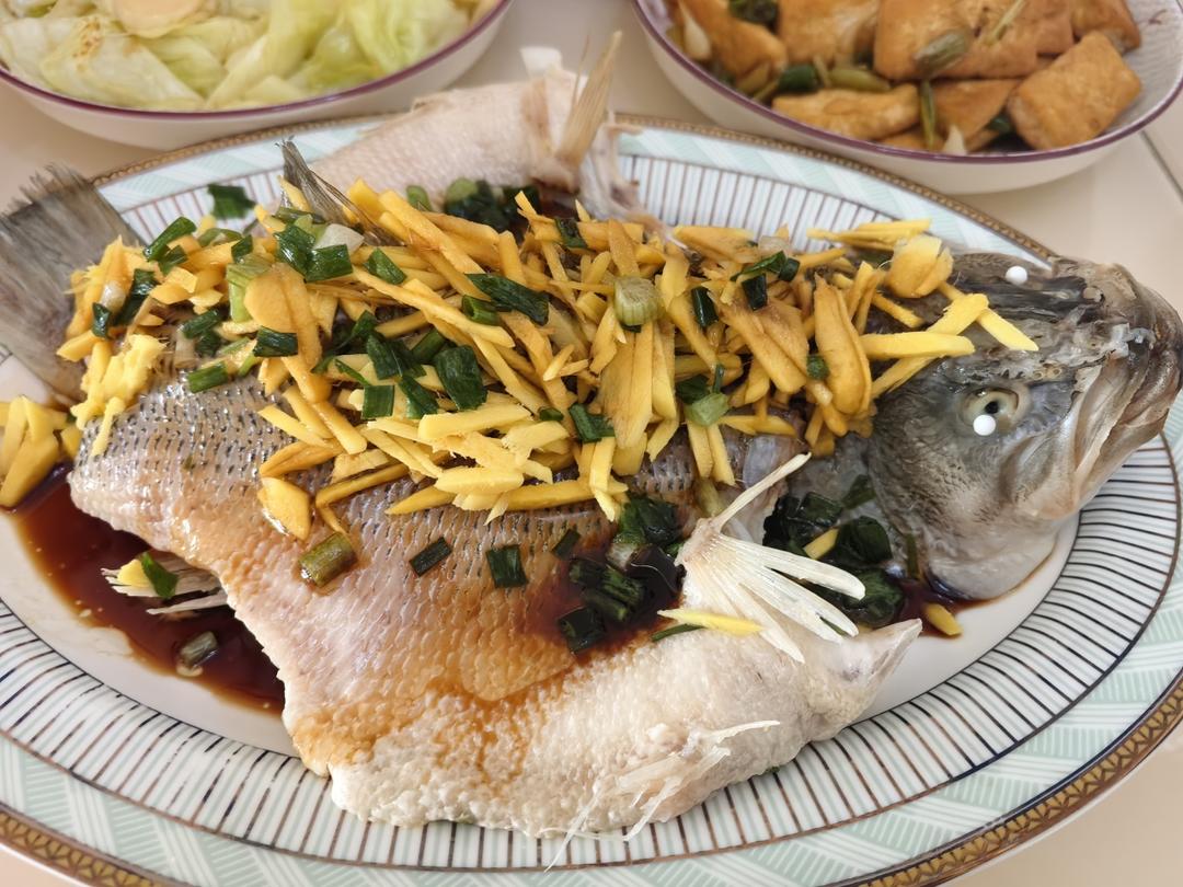 10分钟做 清蒸鲈鱼 （附切鱼图解）