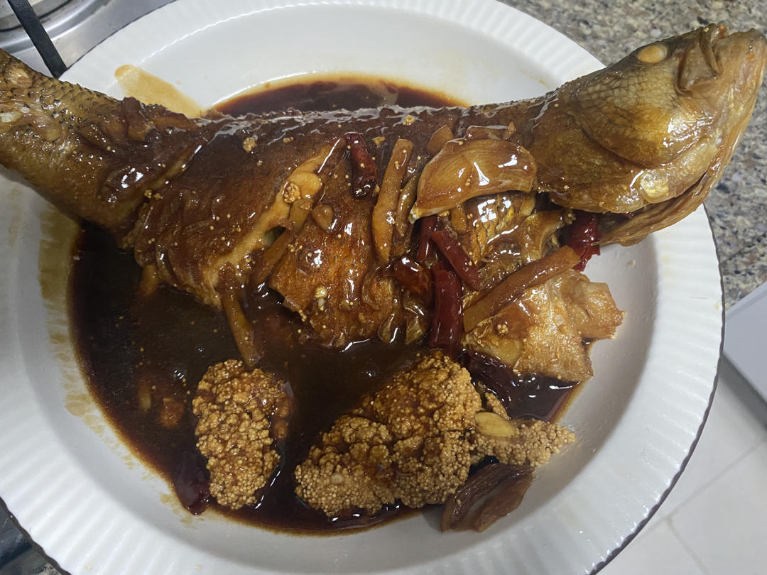 红烧黄鱼—鱼皮不破的小窍门