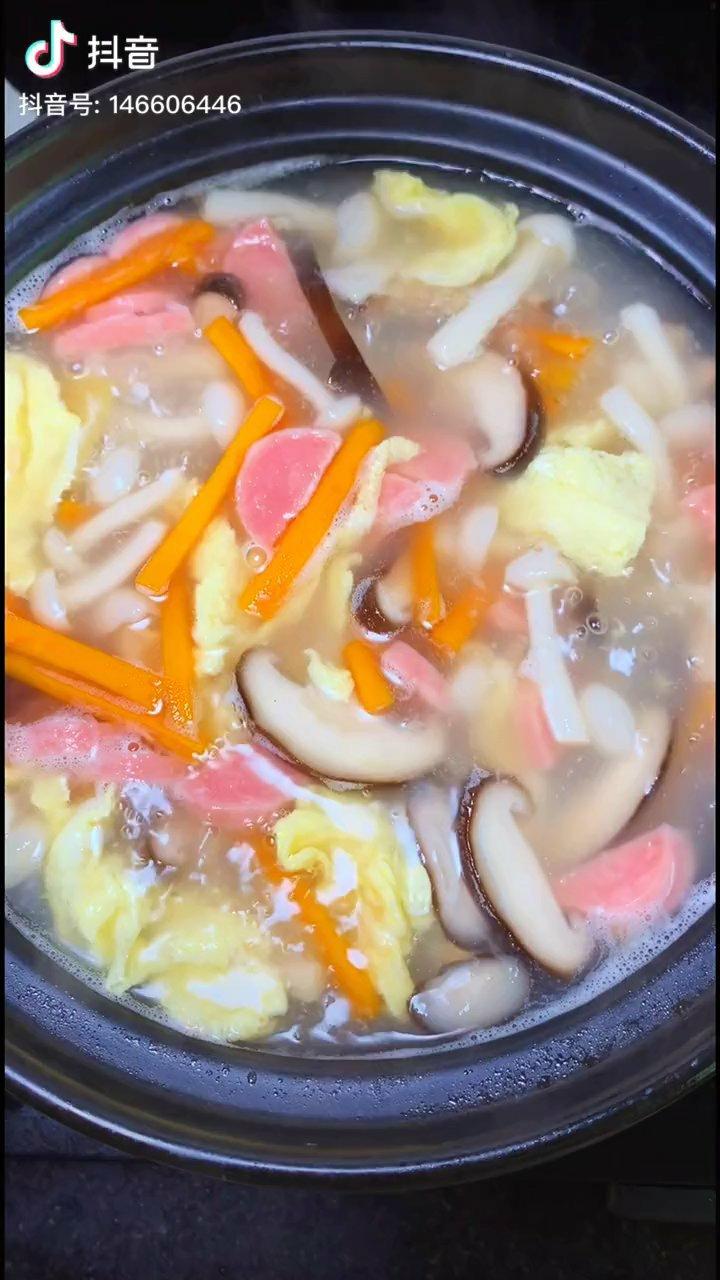 💐美味的白玉菇鸡蛋汤🍲