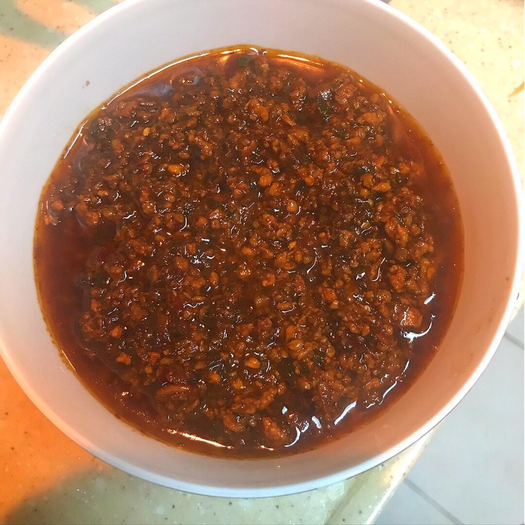 电饭煲版炸酱面的肉酱/猪肉米线帽子