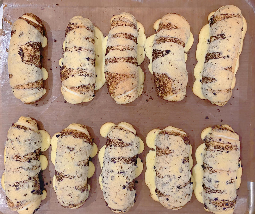 奥利奥脆皮酱面包｜嘎嘣脆｜附夹奶油