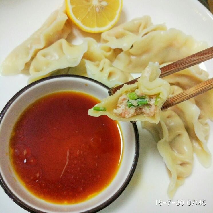 鲜嫩多汁的芹菜猪肉虾仁水饺（调馅）
