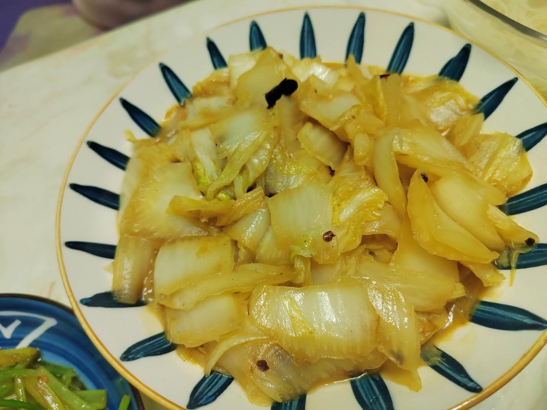 酸辣白菜帮儿