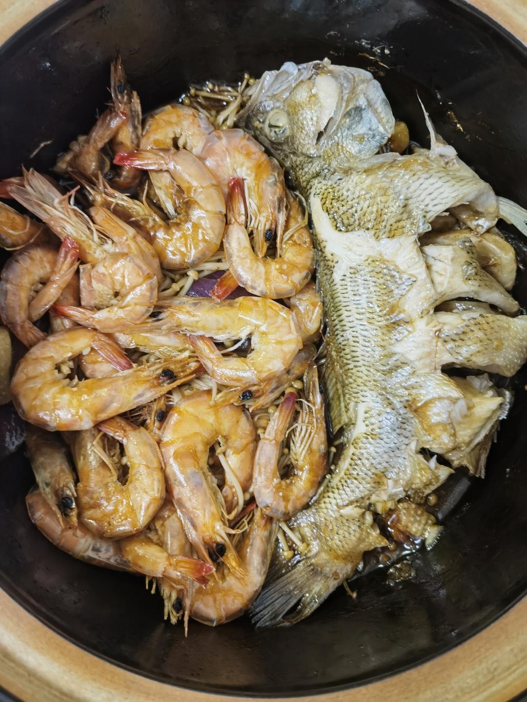鲜虾鲈鱼煲(鲜掉眉毛)