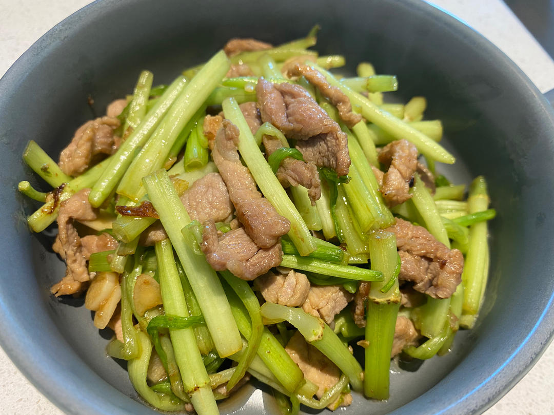 水芹菜炒肉