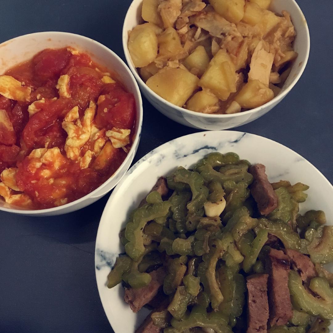 马铃薯红萝卜炖猪肉