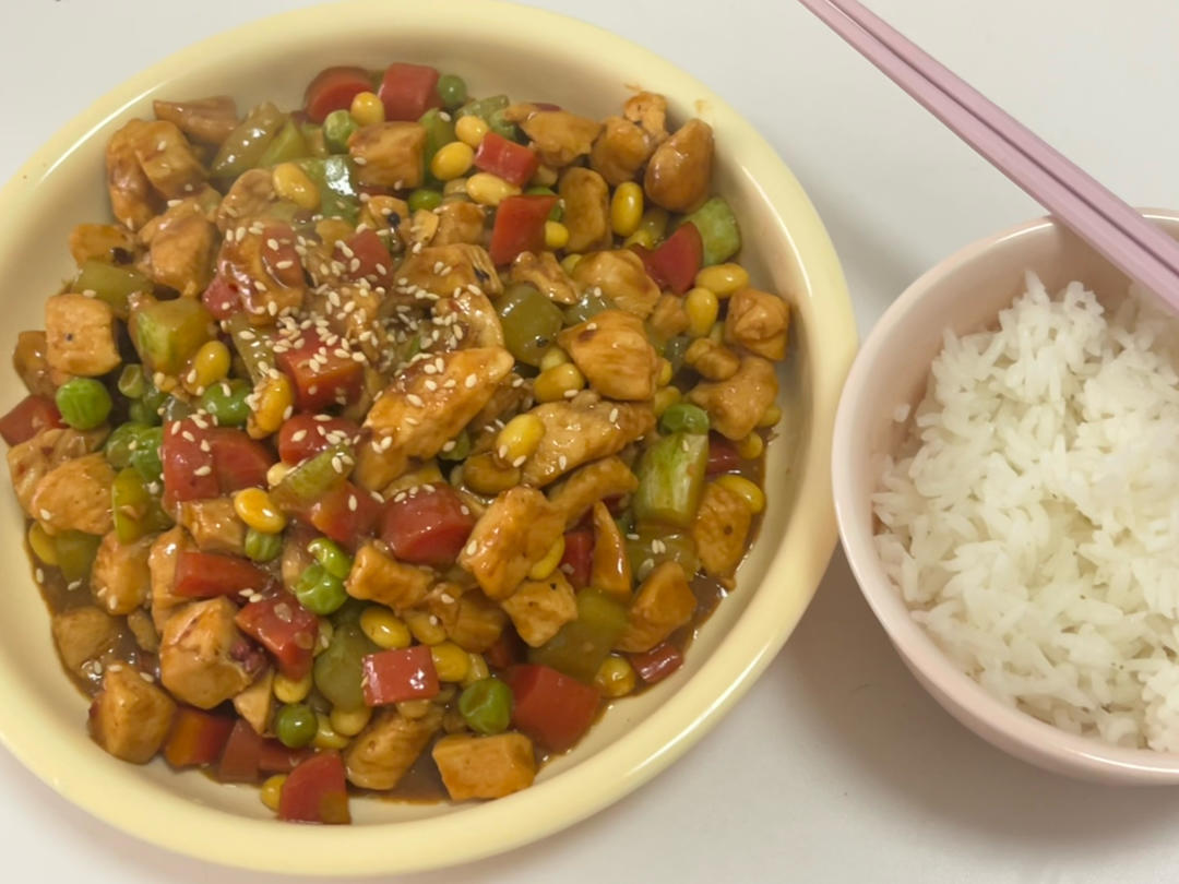 家常快手宫保鸡丁，小朋友也能吃的微辣版，小白也能复刻95%形似，90%味道！