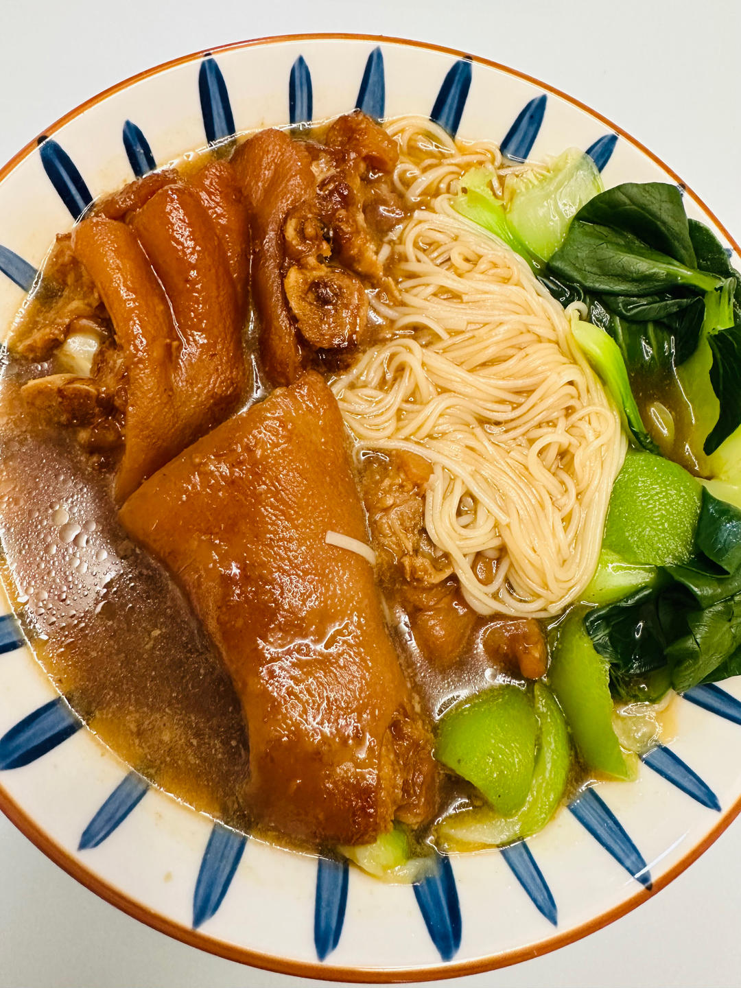 狂飙的【猪脚面】与你共享！