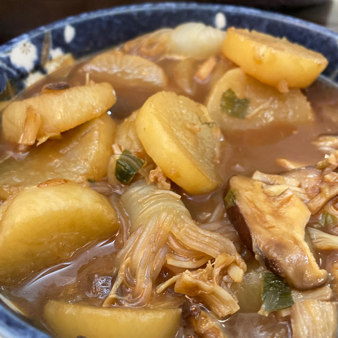 比肉好吃的【鲍汁萝卜煲】，成本5元，热乎饱全家！