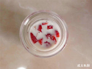 草莓牛奶布丁的做法 步骤5