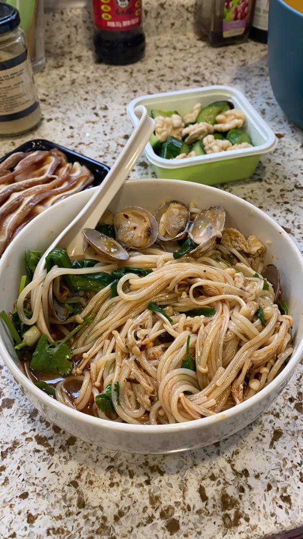 秒杀路边摊的花甲米线  简单好学(✪▽✪)