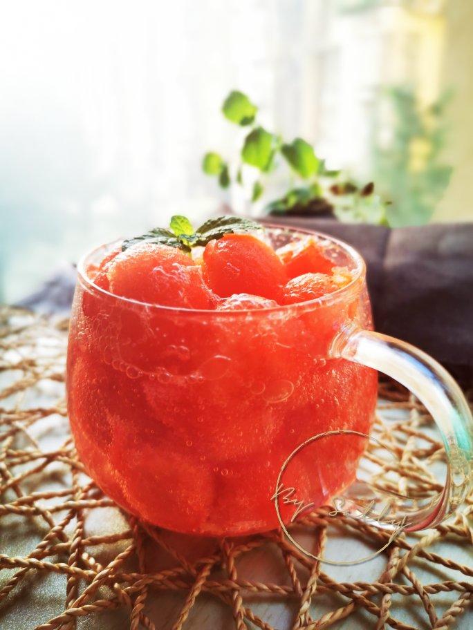 立夏西瓜正甘甜 红红火火恍恍惚惚 西瓜多多汽泡水