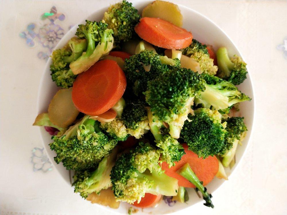 清炒胡萝卜西兰花