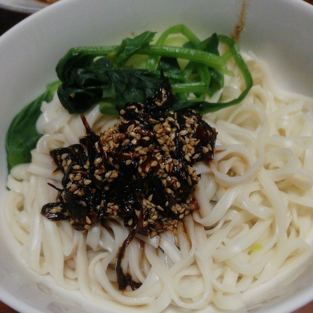 10分钟搞定的一碗葱油拌面