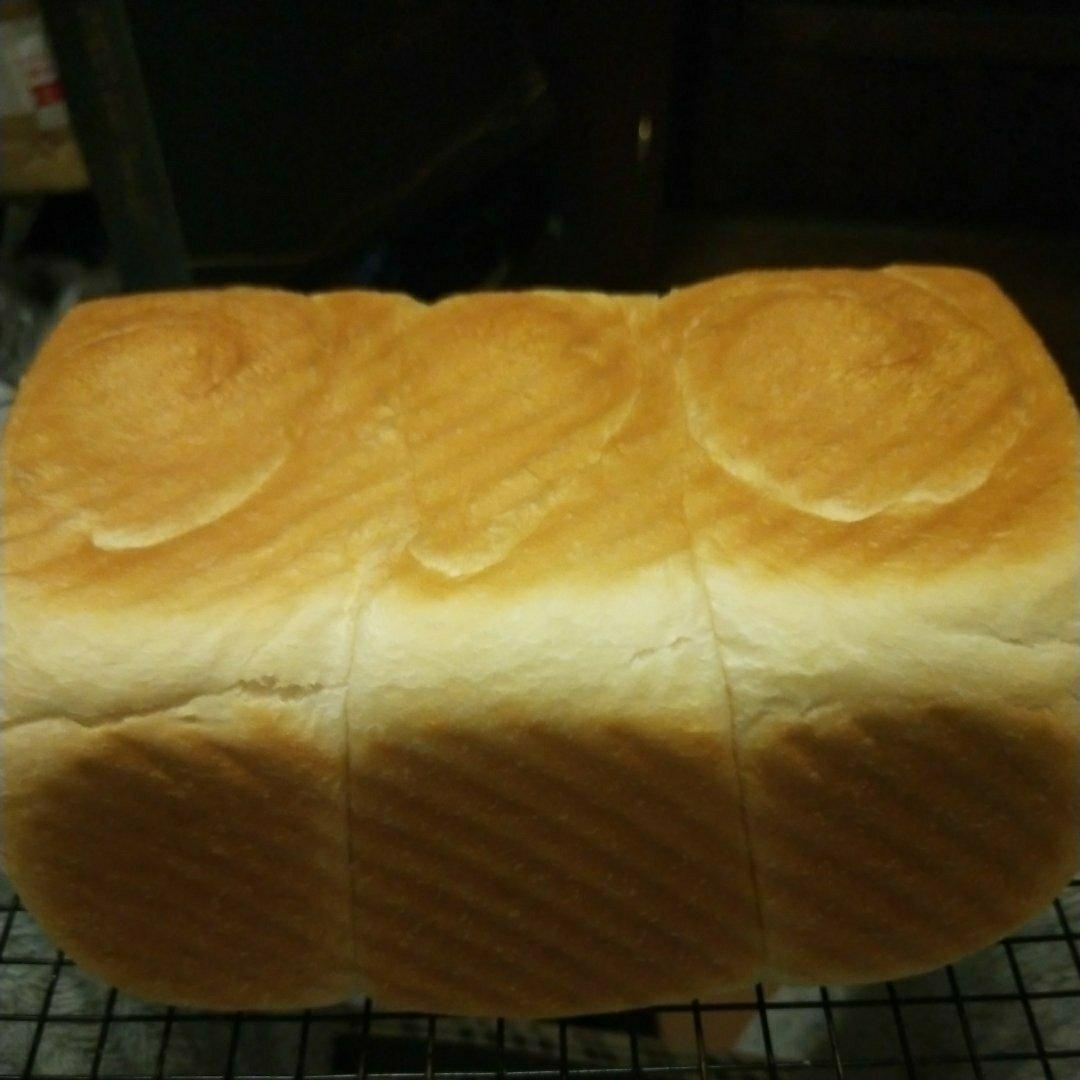 鲜奶吐司（老面法）