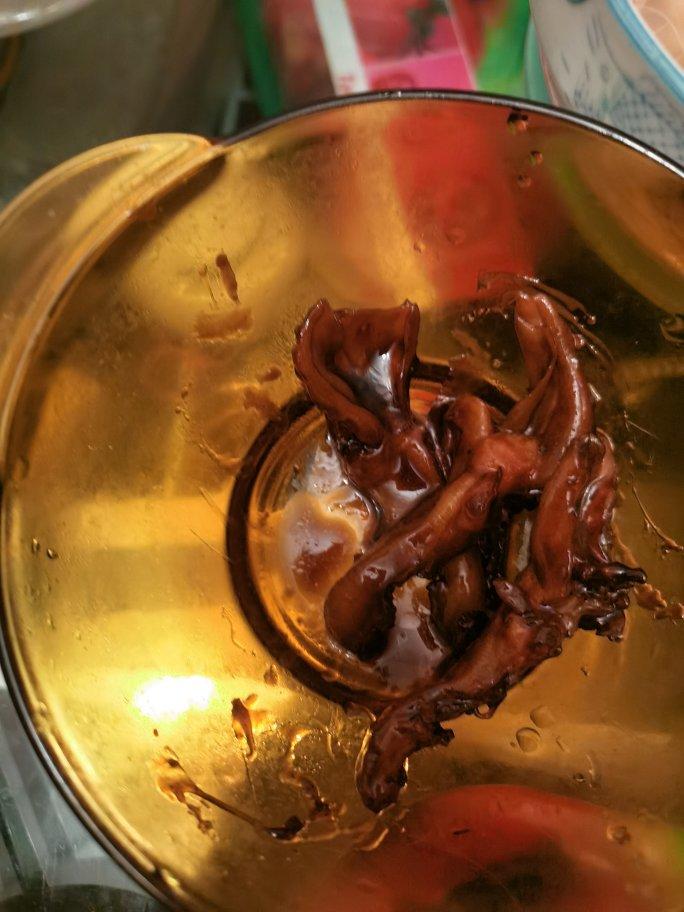 酱香鸭掌