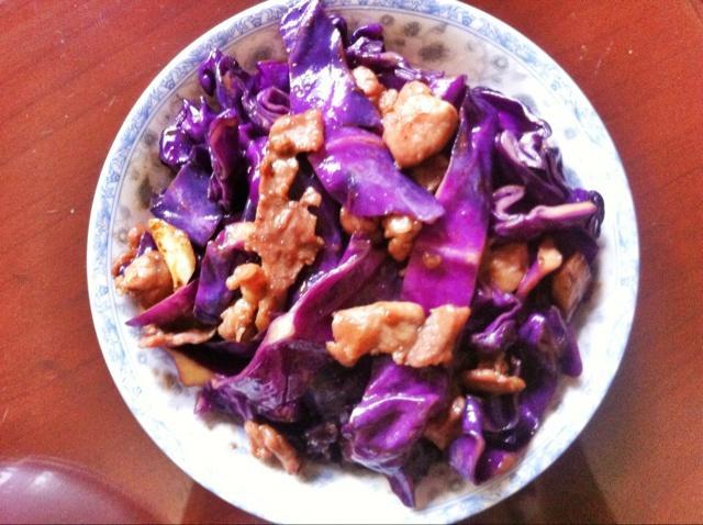 紫甘蓝小炒肉的做法