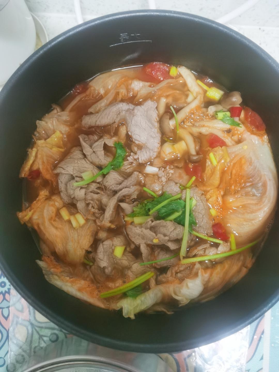 金针菇番茄肥牛卷