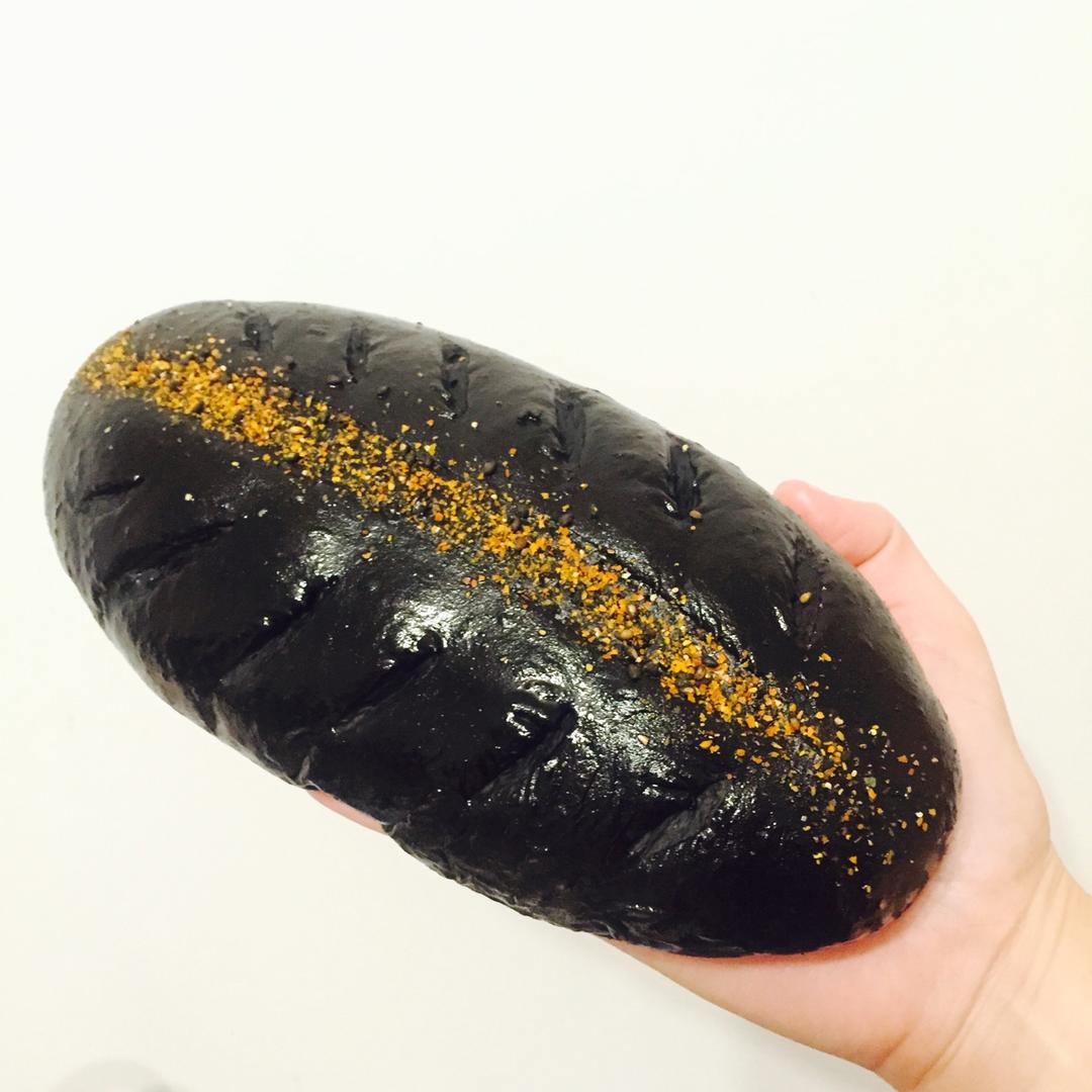 fiona-138做的墨鱼汁香肠软欧包