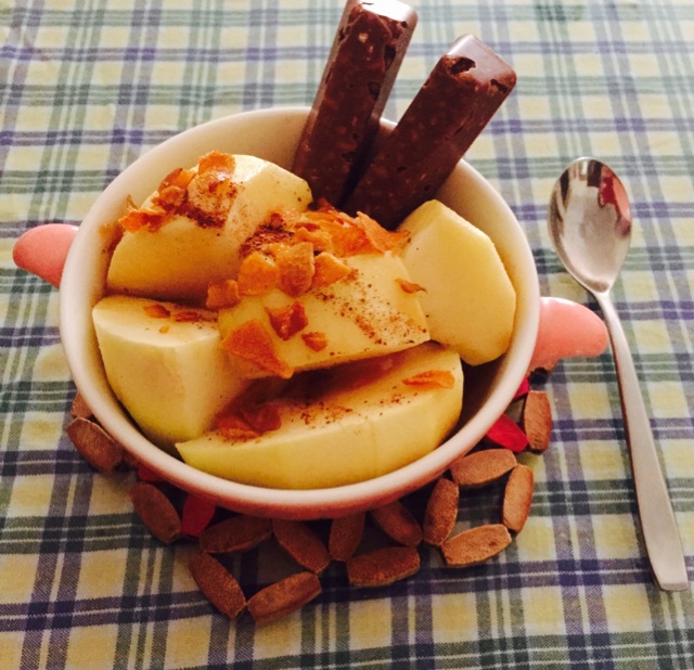 董雯雯0818做的纯粹为了苹果焦糖酱肉桂这个组合独创的甜点