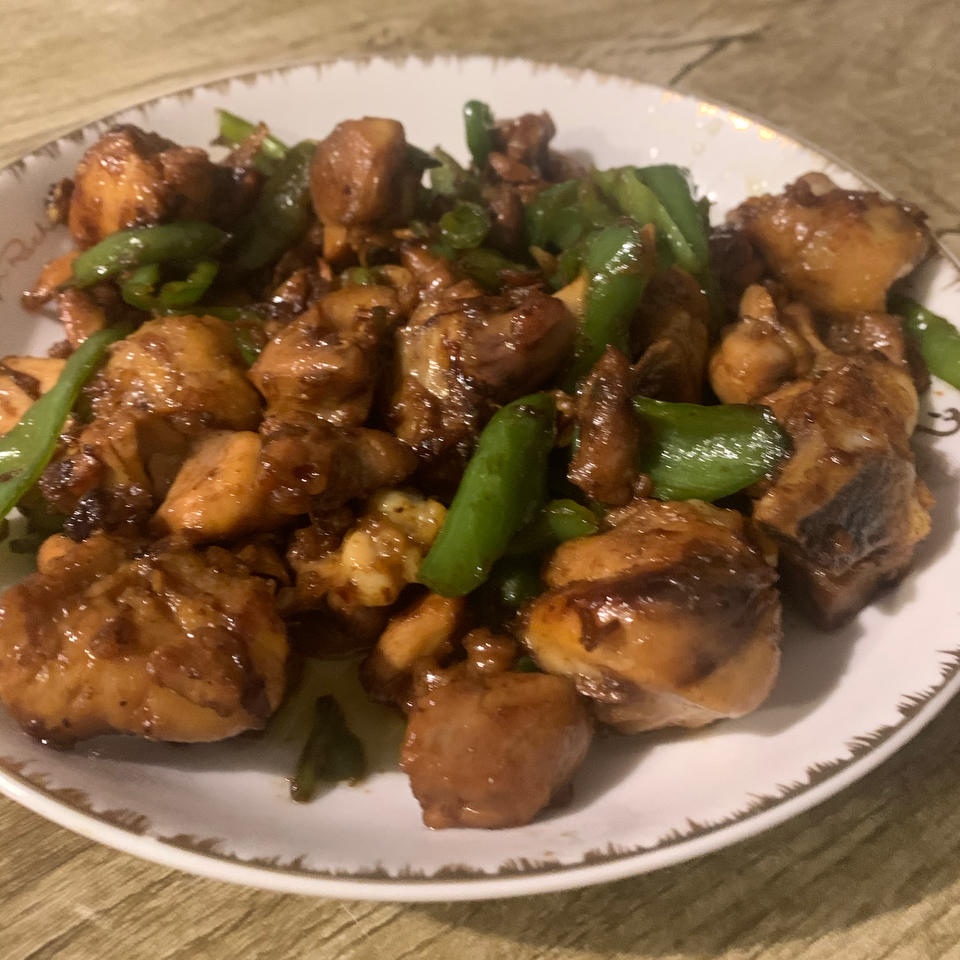 麻辣鲜香无敌下饭小炒鸡腿肉