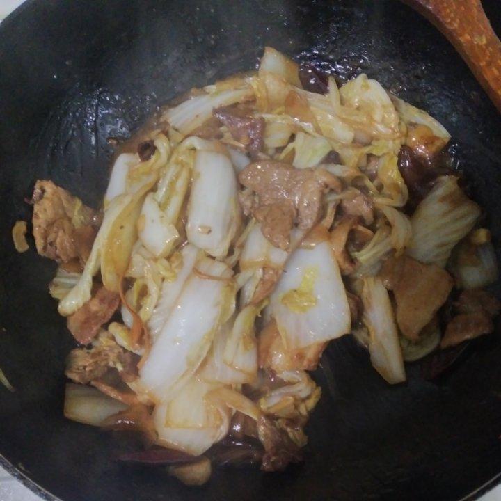 很香的白菜炖五花肉
