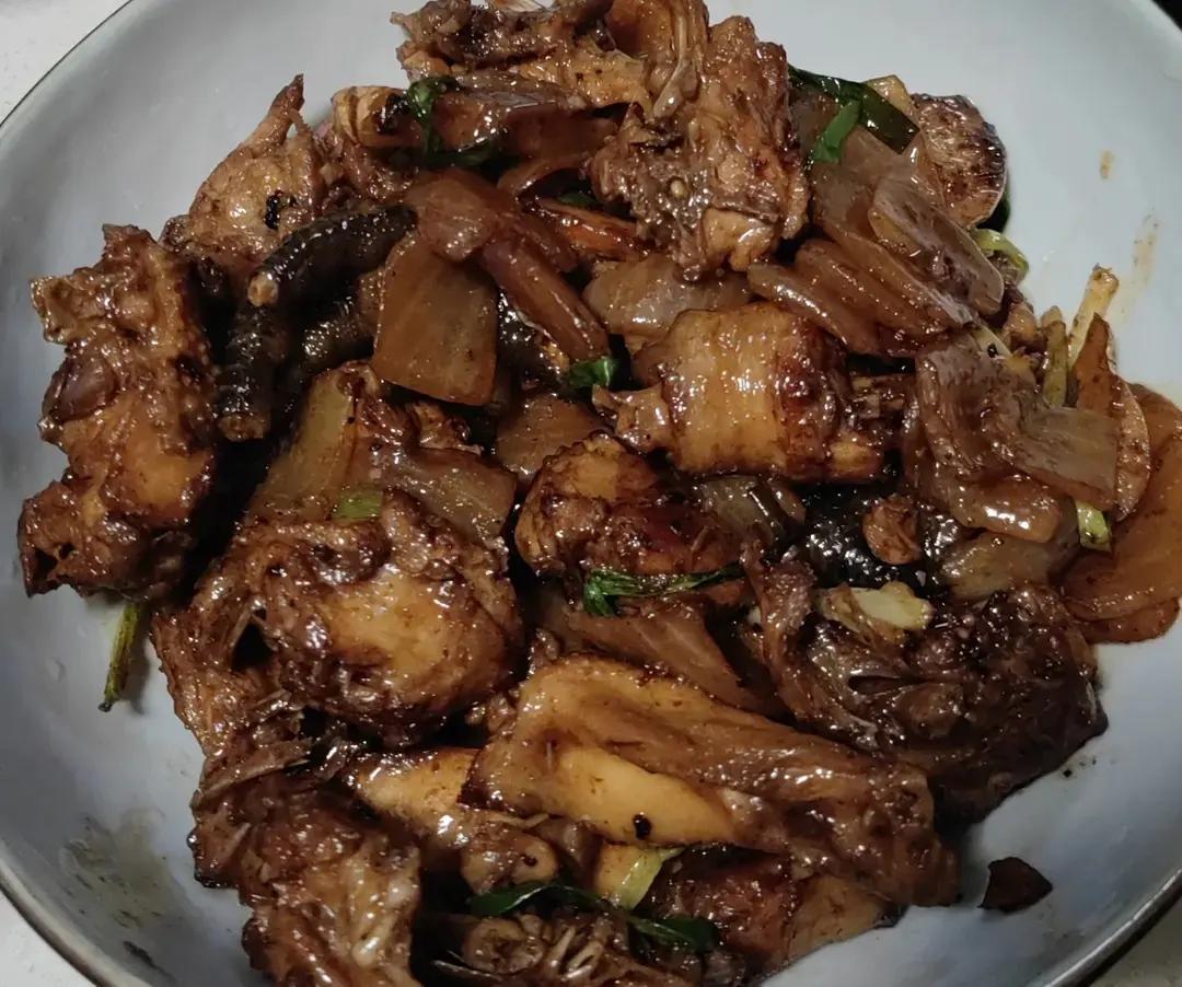 跟风做的，绝了绝了，这个葱烧鸡香S了
