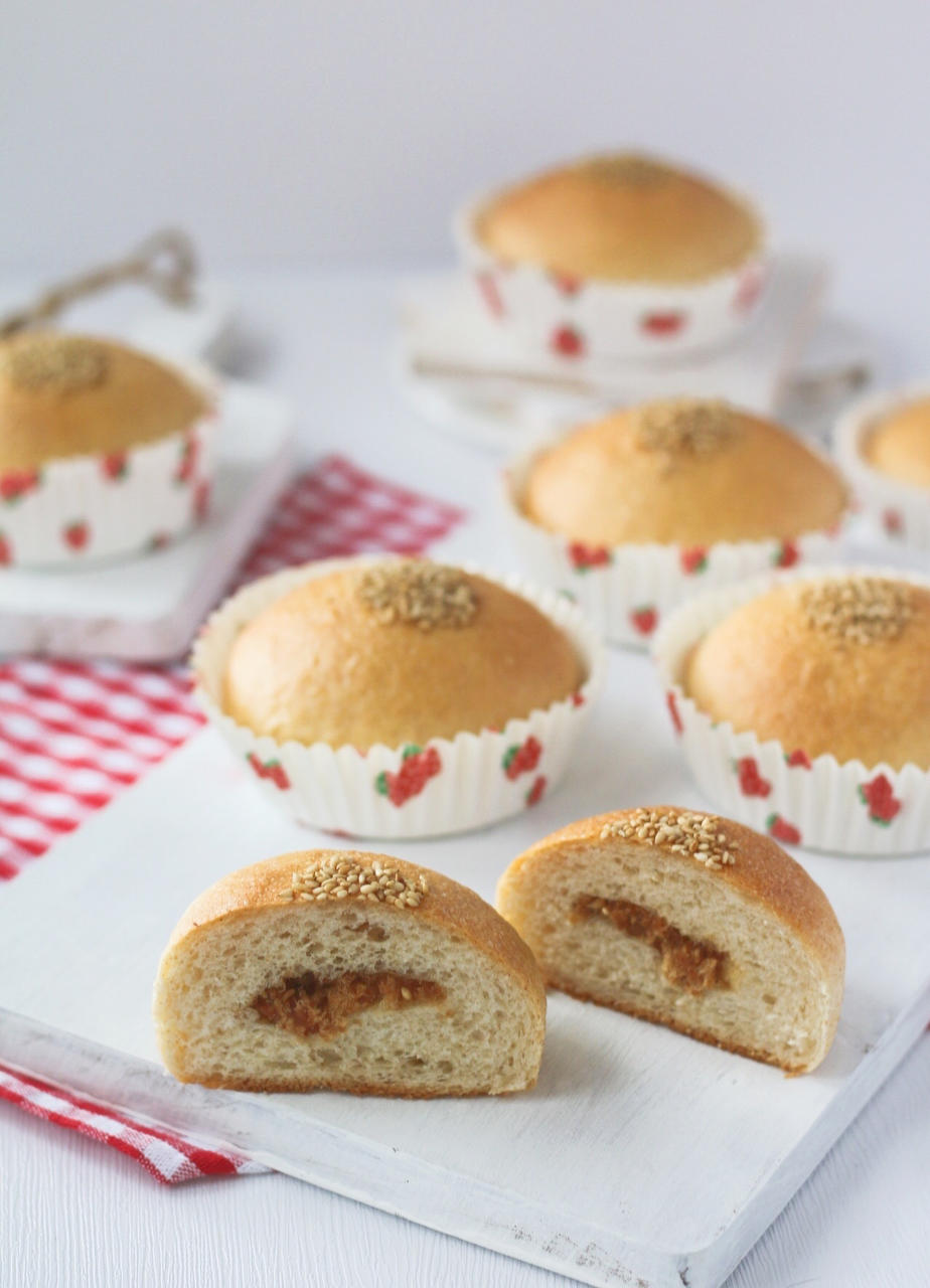 如棉花般松软的海苔肉松面包