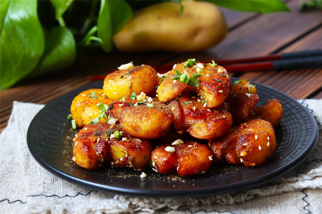 【街边疯卖的炕土豆,在家做竟然这么简单的做法视频_做法步骤】_下厨