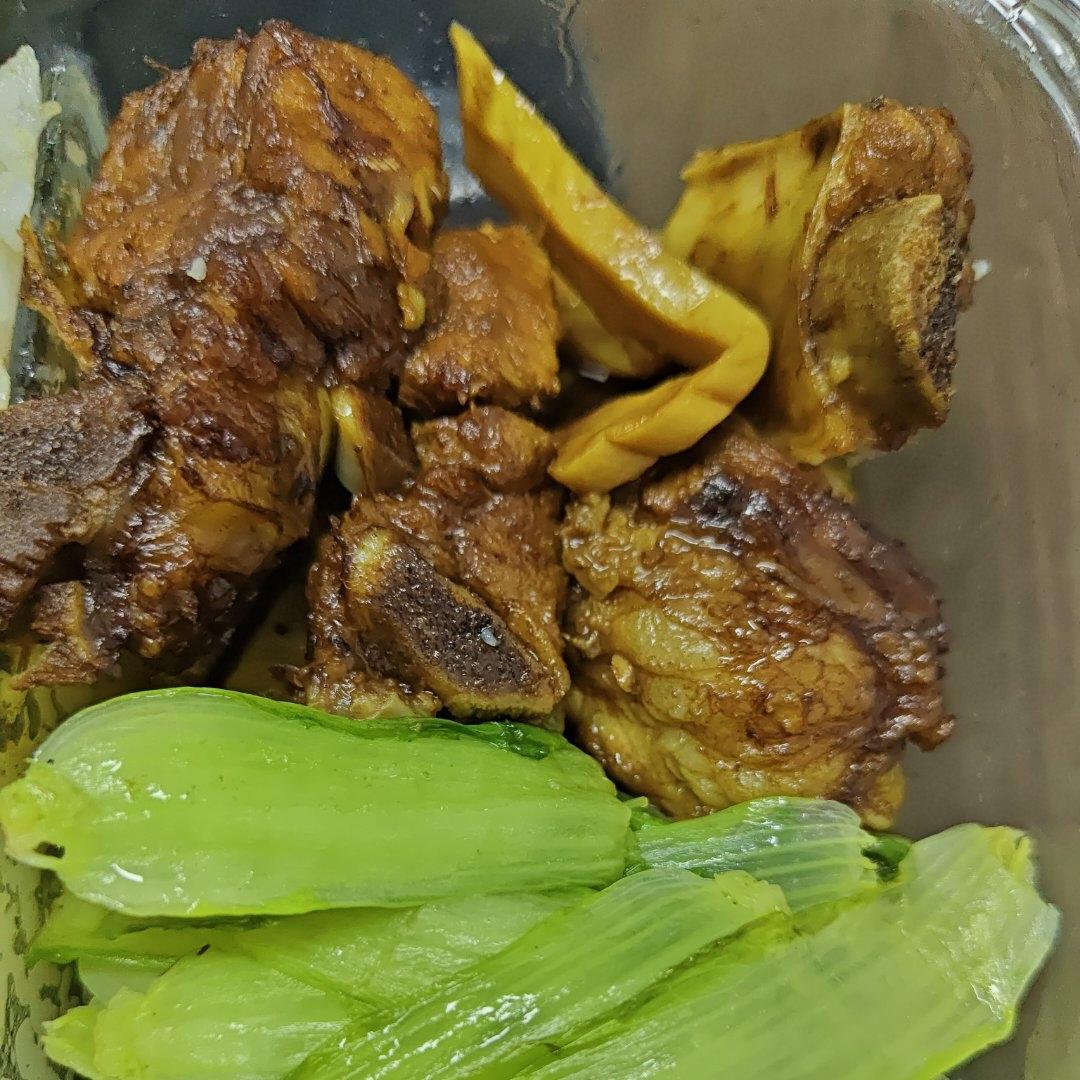 笋干烧排骨【北鼎珐琅锅食谱】