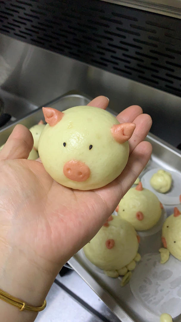 lov糖果儿做的小猪奶黄包