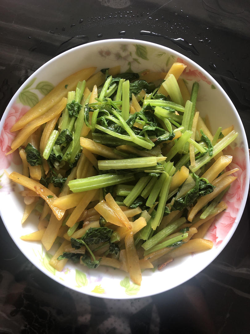 芹菜炒土豆丝