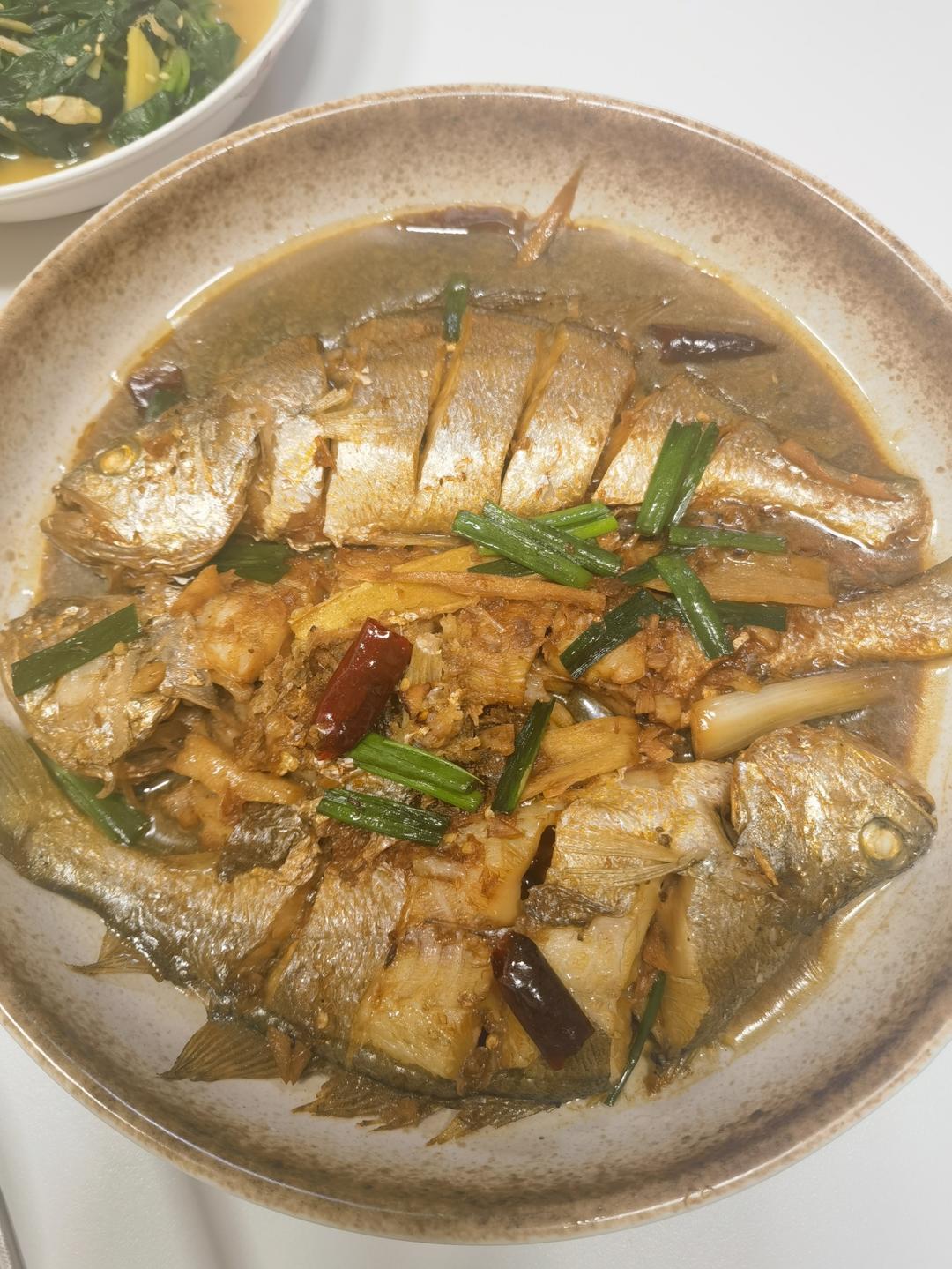 私房红烧黄花鱼，边吃边想念~