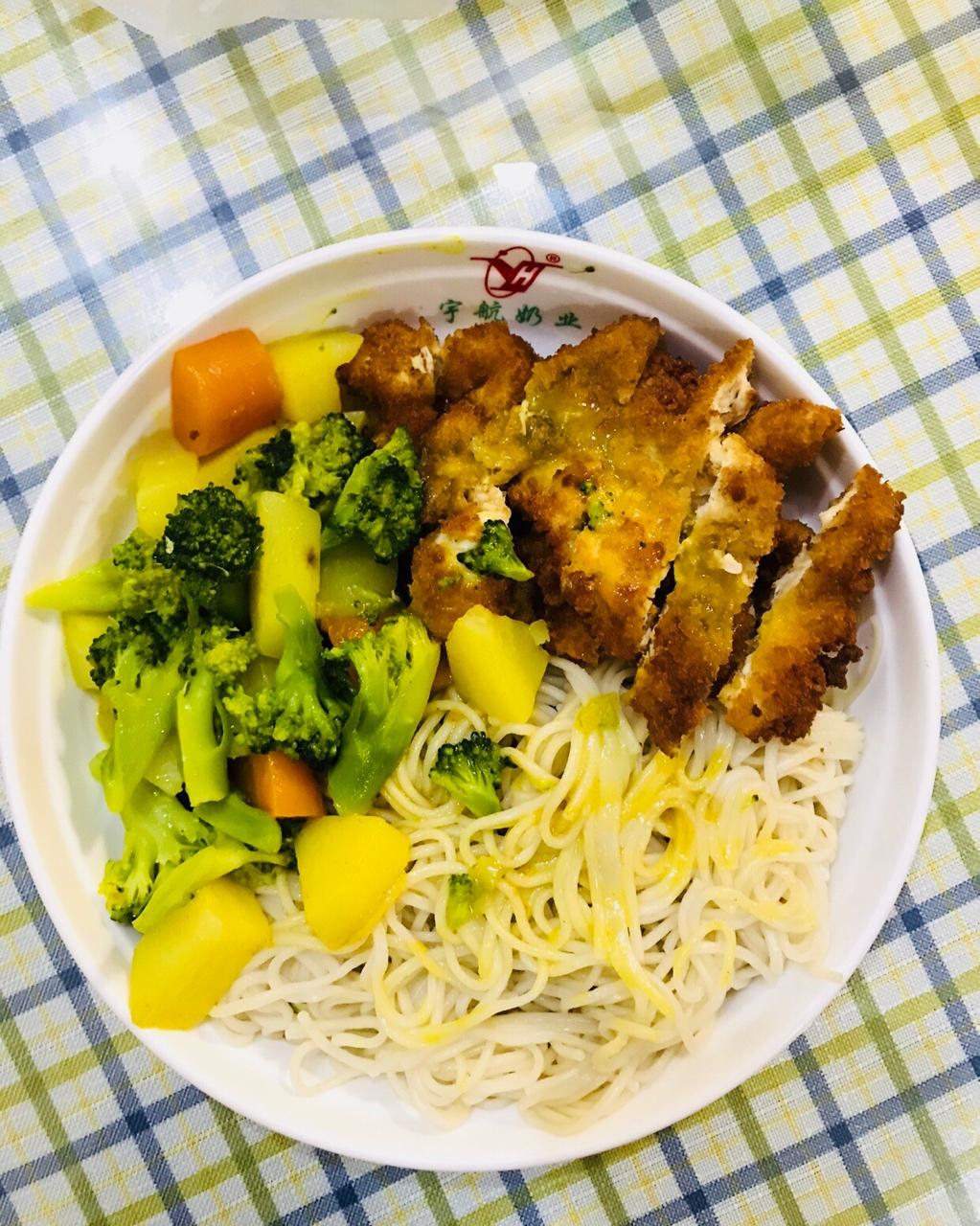 炸鸡排咖喱饭