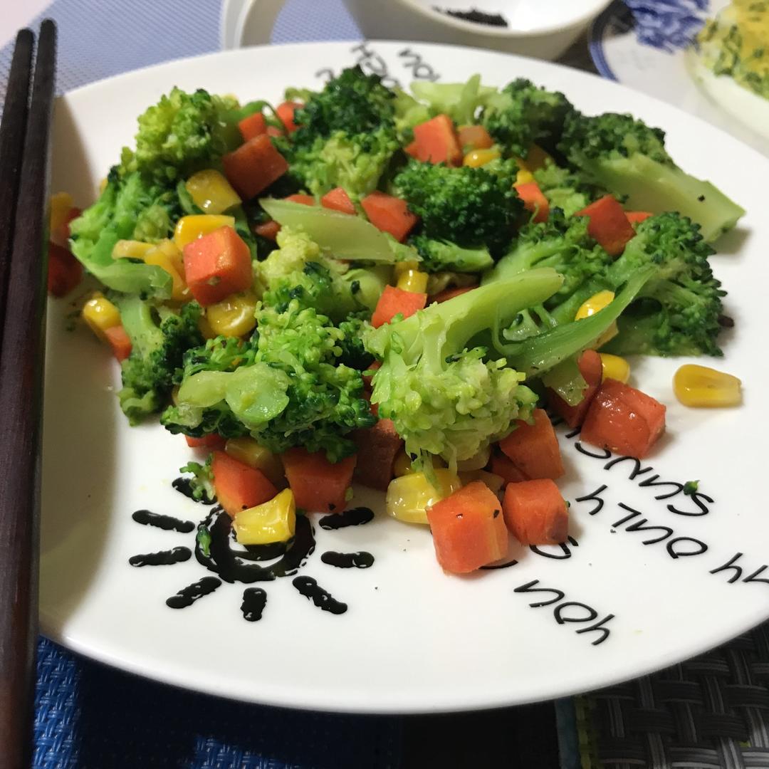 胡萝卜玉米炒黄瓜