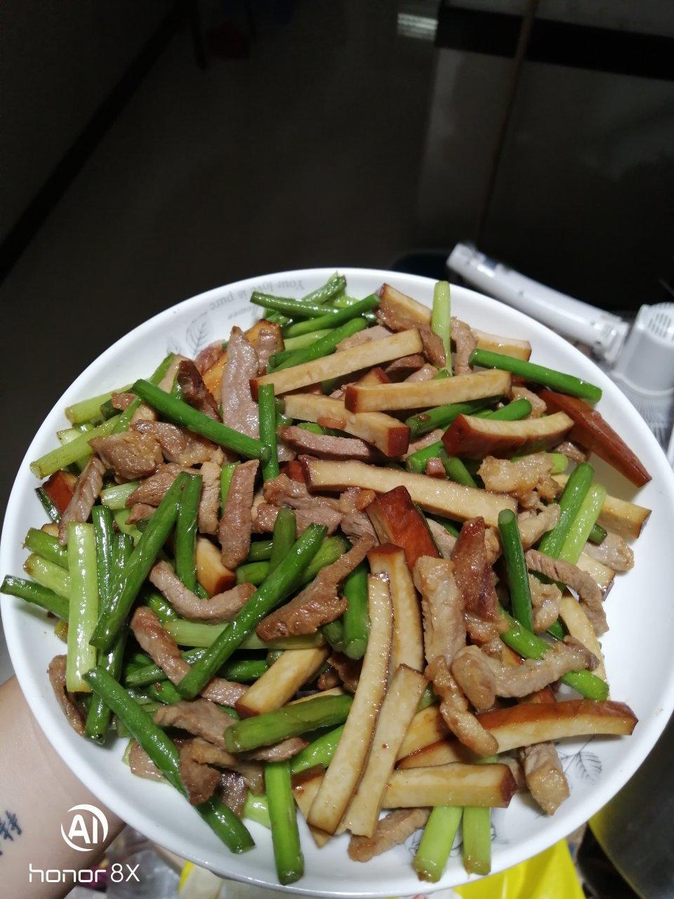 蒜薹炒肉丝