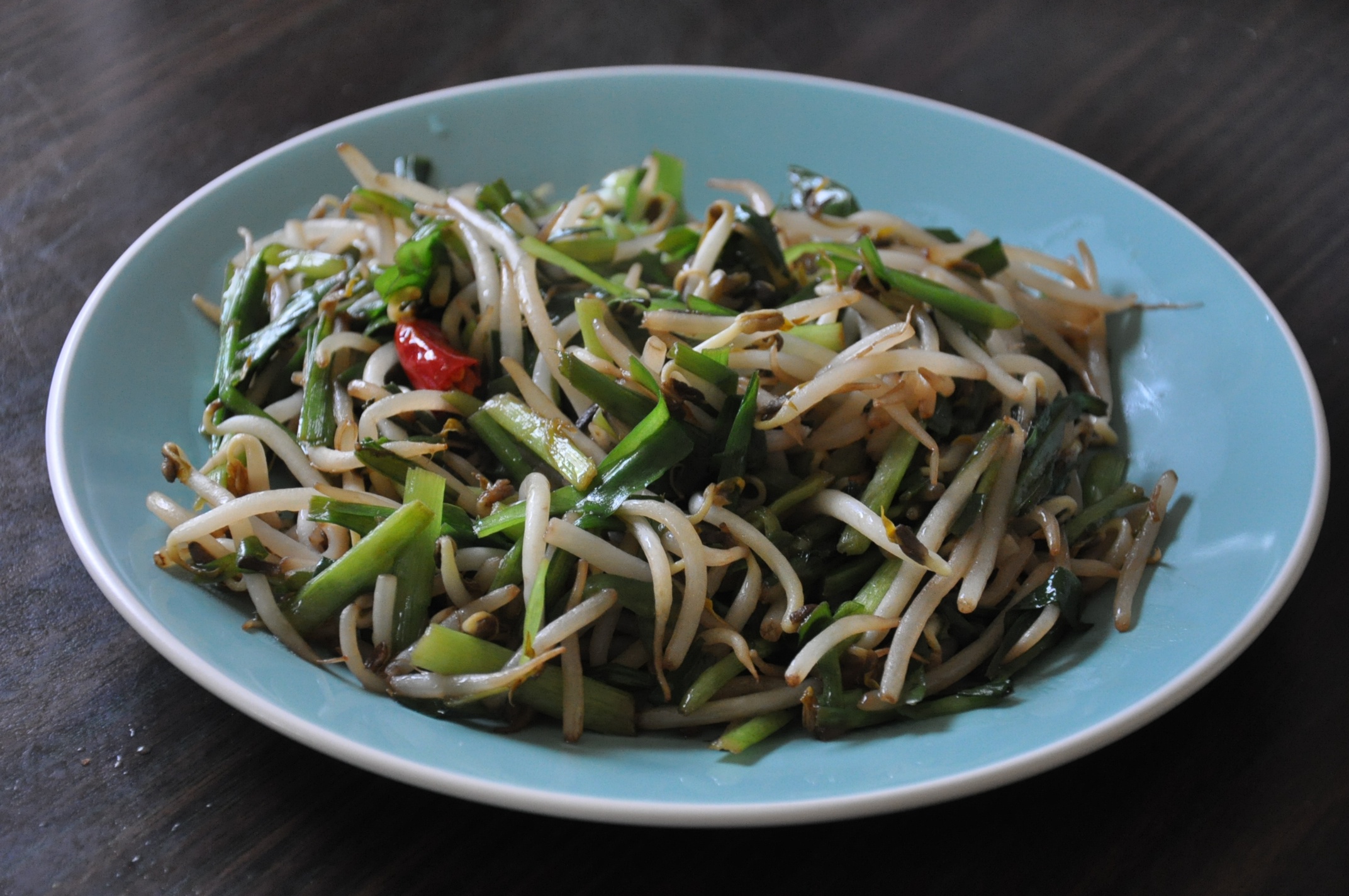 绿豆芽炒韭菜