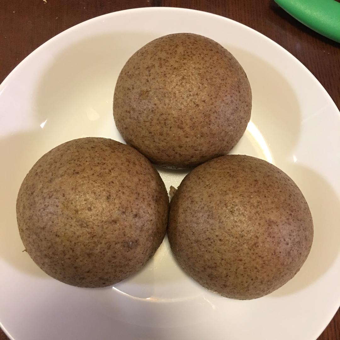 100%黑全麦中种冷藏一次发酵馒头的做法