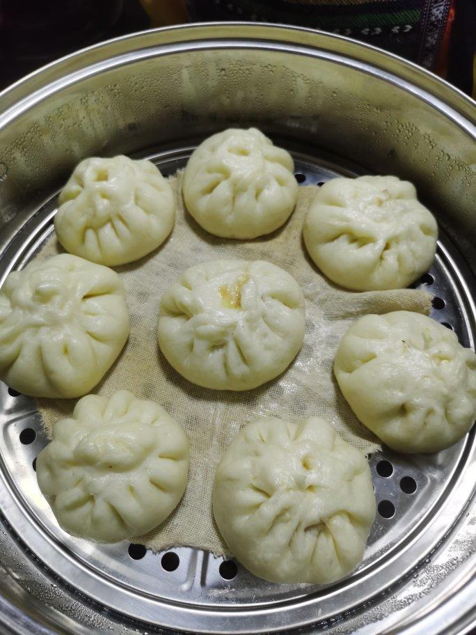 芽菜肉臊包子