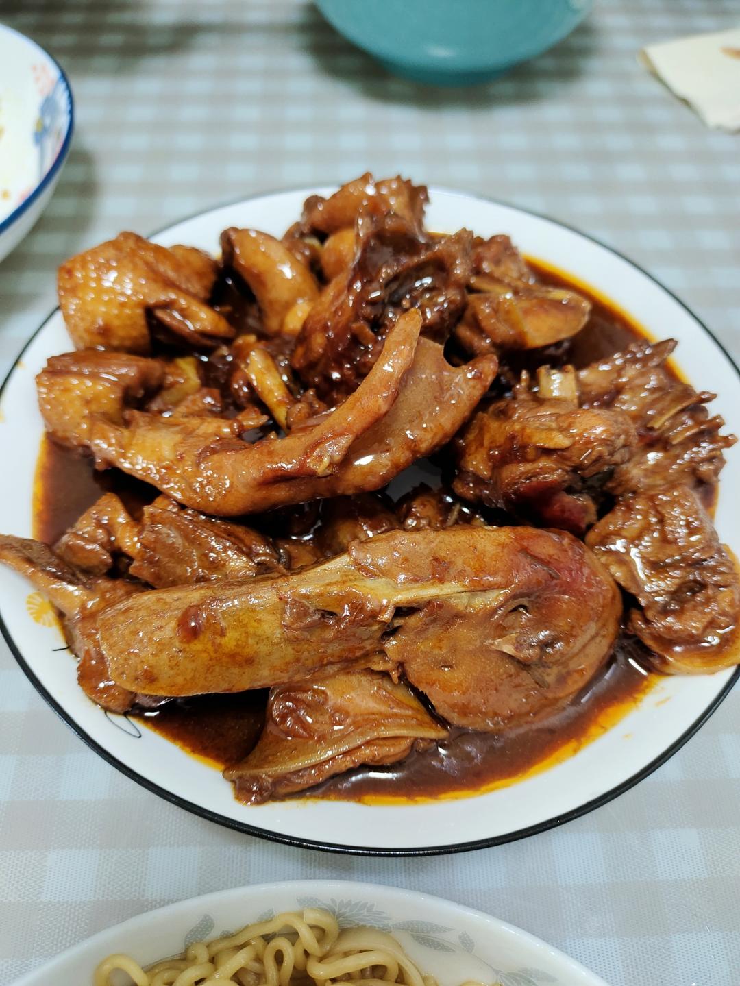 传统正宗的啤酒鸭配方和做法，鲜嫩香浓，只需炒千万不要焯水
