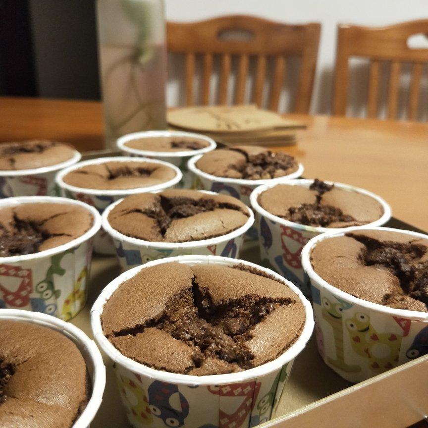 超润可可纸杯蛋糕