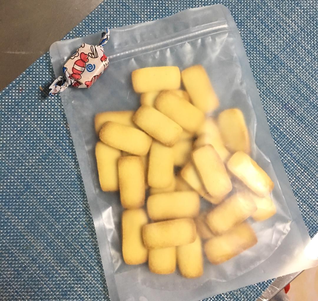 极简风炼奶小饼干
