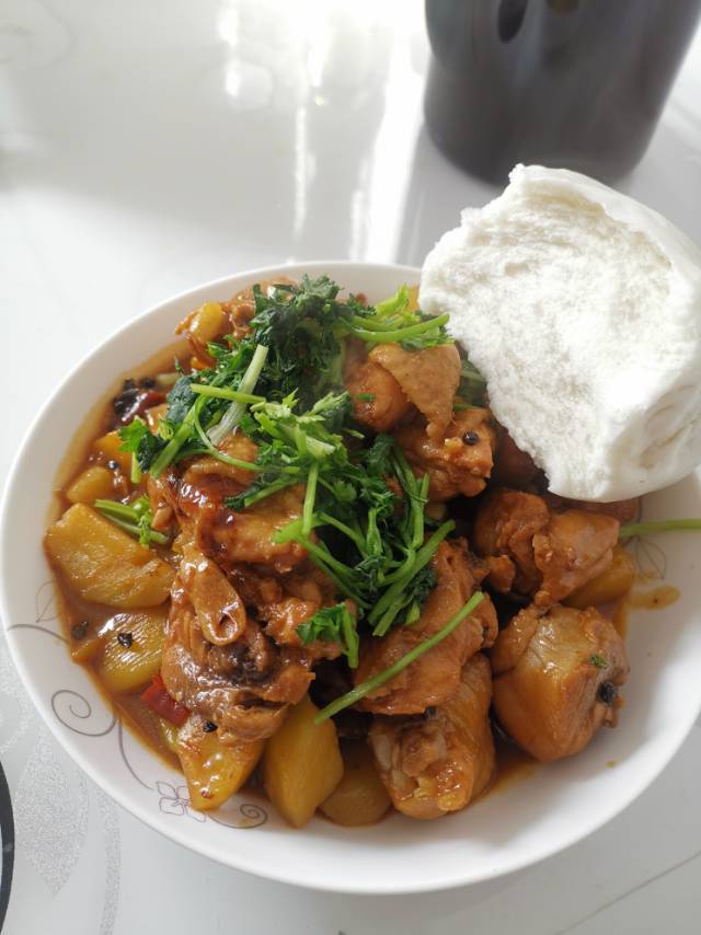鸡肉炖土豆