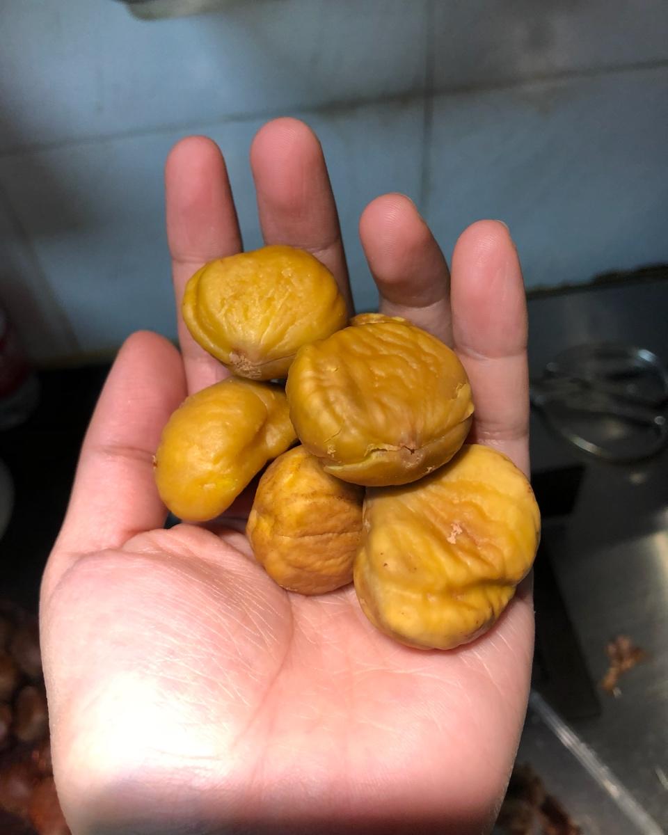 巧剥板栗皮的方法