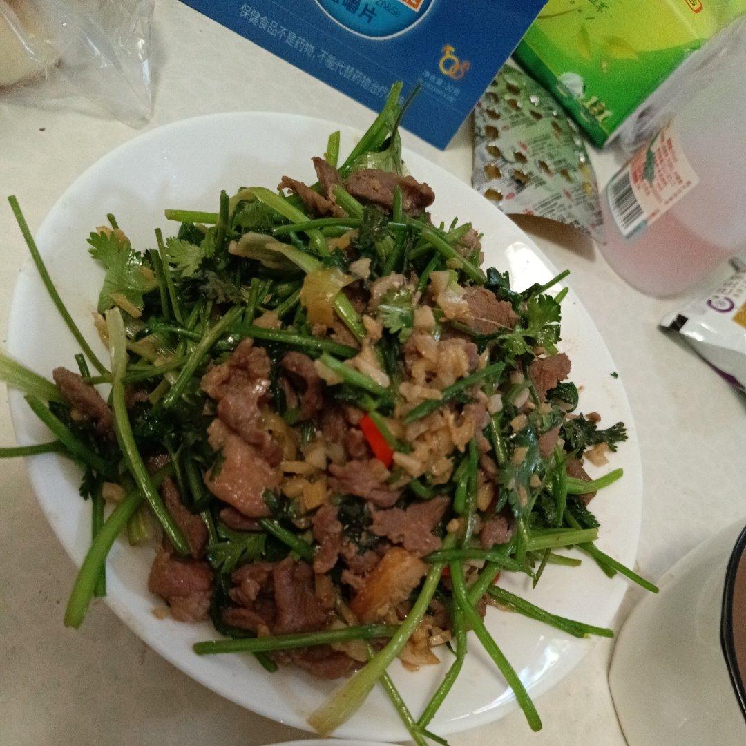 小炒黄牛肉