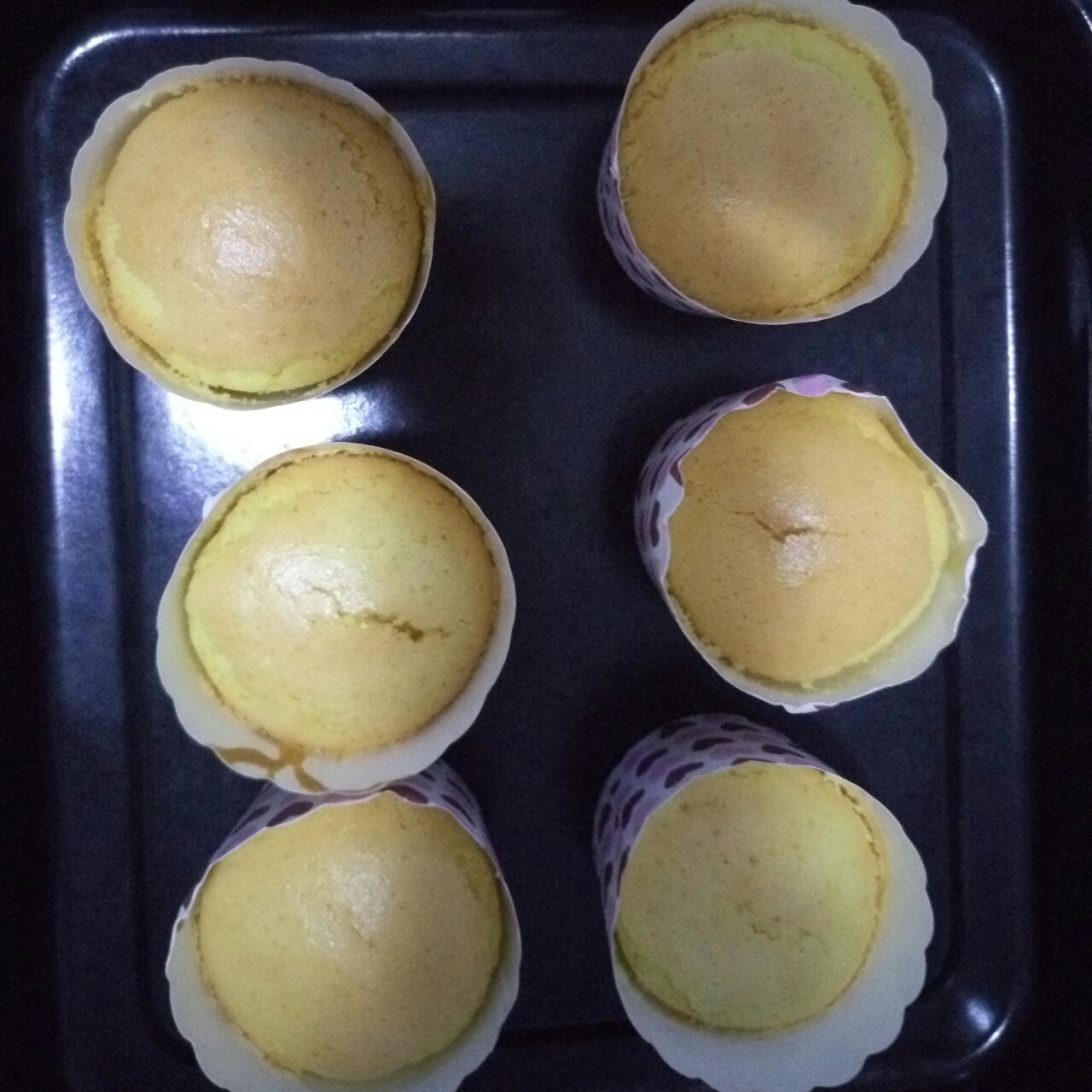 不会回缩的纸杯蛋糕
