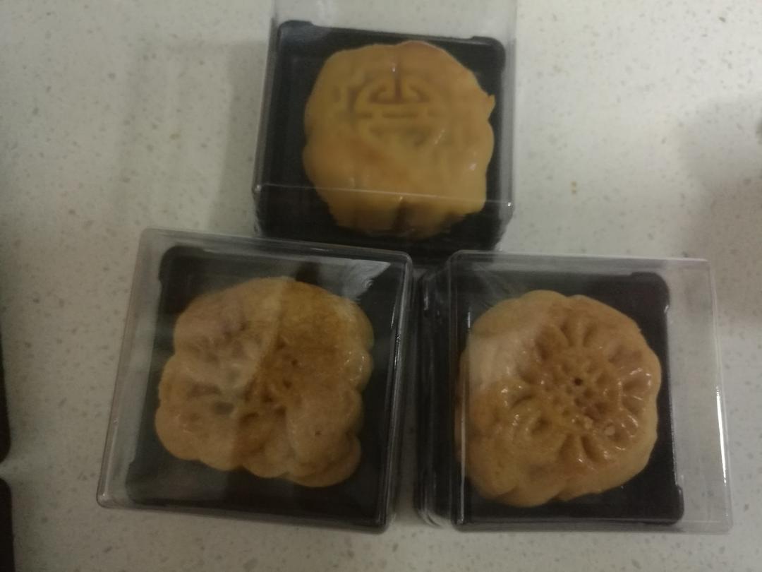 广式月饼——蛋黄莲蓉月饼