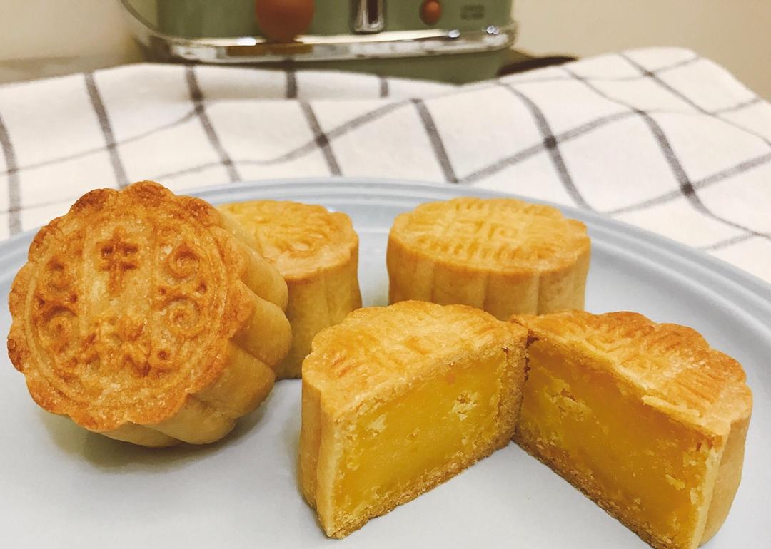 金沙奶黄月饼