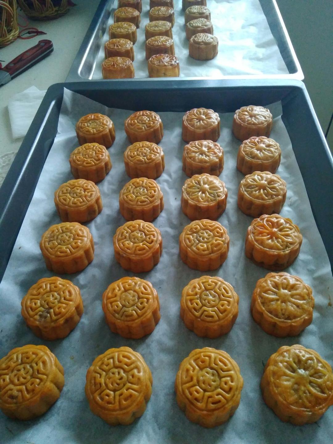 广式月饼——蛋黄莲蓉月饼